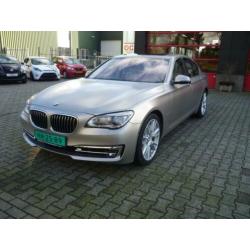 BMW 7-serie 750i xDrive High Executive 2014 FROZEN CASHMER B