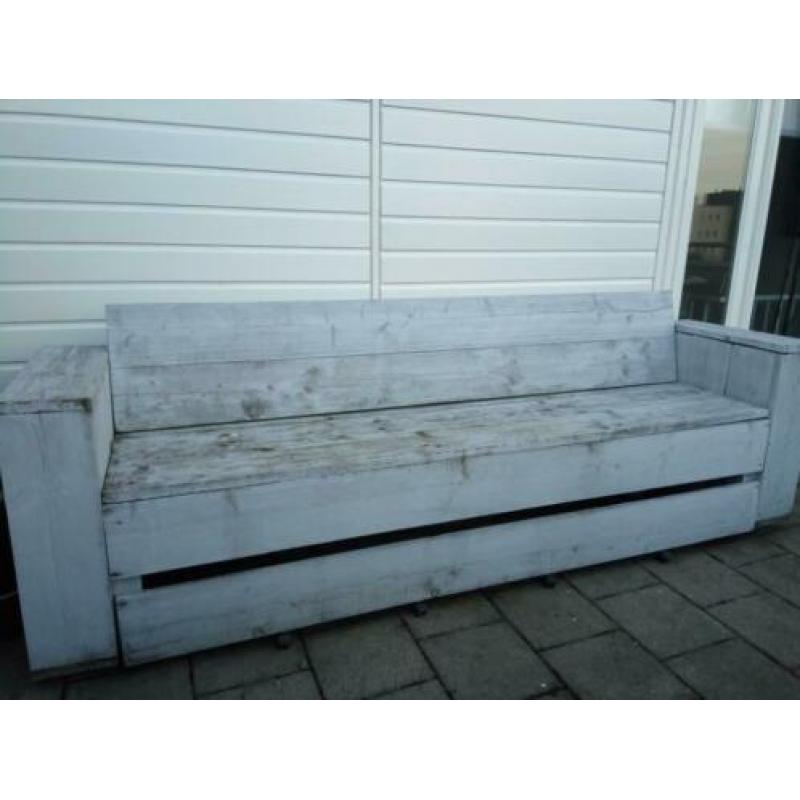 Loungebank en tafel van steigerhout