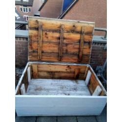Loungebank en tafel van steigerhout