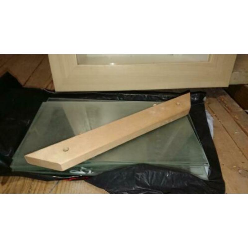 Vitrinekast ikea beukenfineer