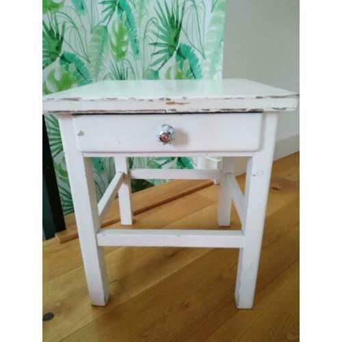 Brocante ladekastje, bijzettafel, krupje
