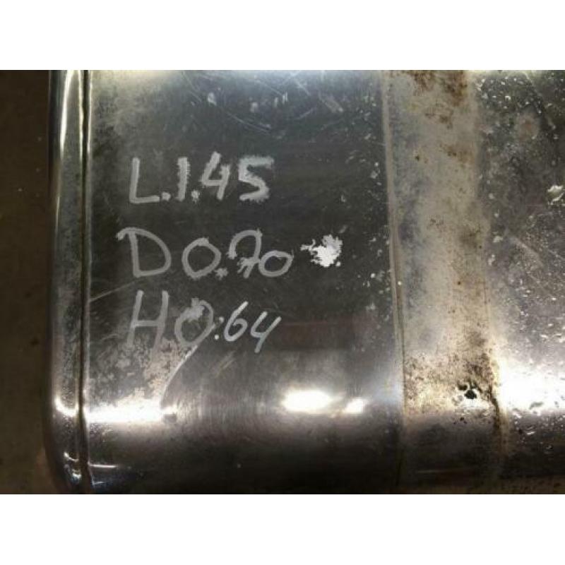 Scania Chrome tank 700 liter inclusief steunen