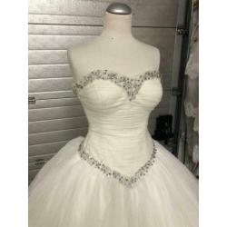 Prinses model 36/38 maat bruidsjurk