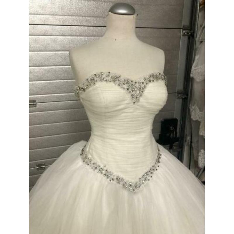 Prinses model 36/38 maat bruidsjurk