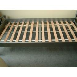 stalen bed 200 x100