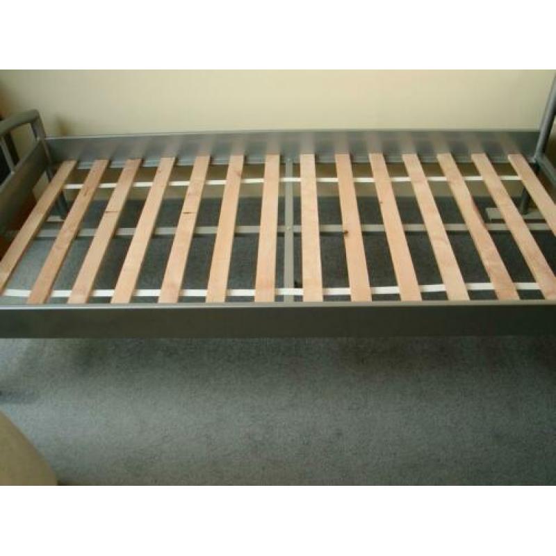 stalen bed 200 x100