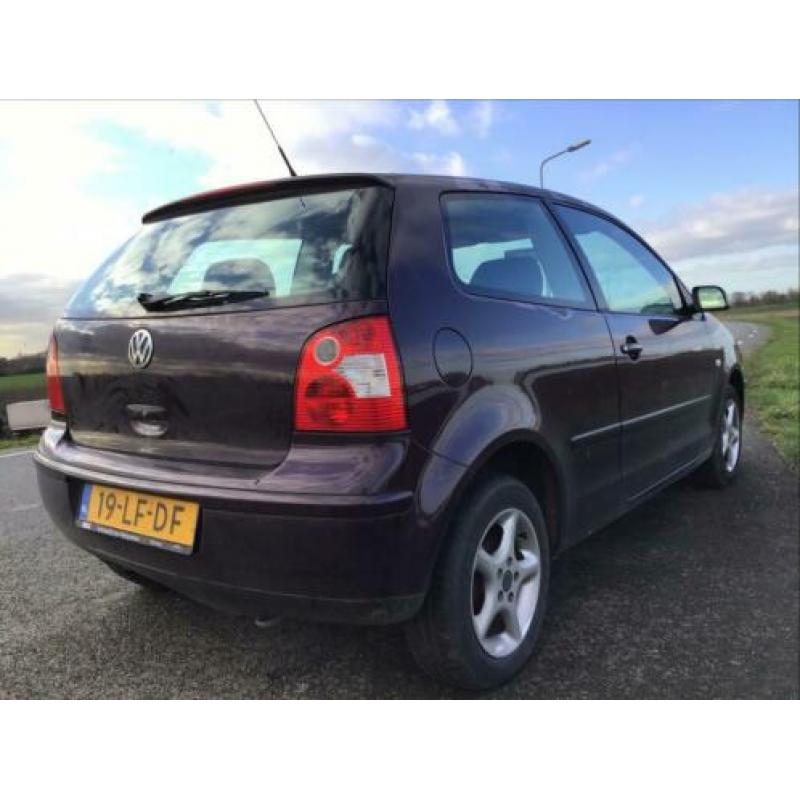 Polo 1.2 47KW 2002 Paars, nieuwe apk Nissan primera estate