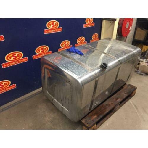 Scania Chrome tank 700 liter inclusief steunen