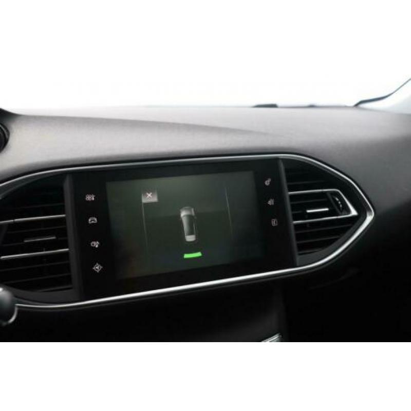 Peugeot 308 1.2 PureTech SW Blue Lease Executive (BNS)