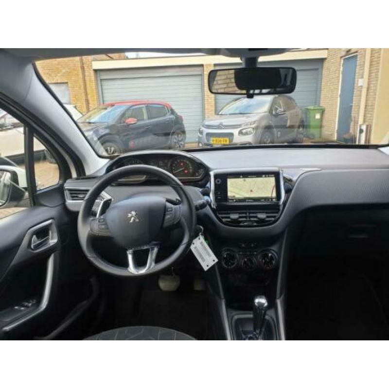 Peugeot 2008 1.2 PureTech Blue Lion Automaat Navigatie