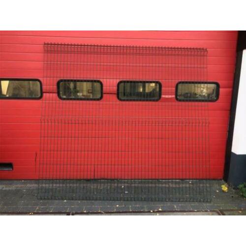 Aanbieding 102 meter hekwerk 3D 233 cm hoog groen RAL 6005.