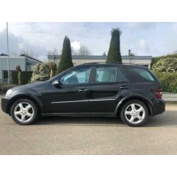 Mercedes-Benz M-klasse 320 CDI AMG UITVOERING/DAKRAAM/XENON/