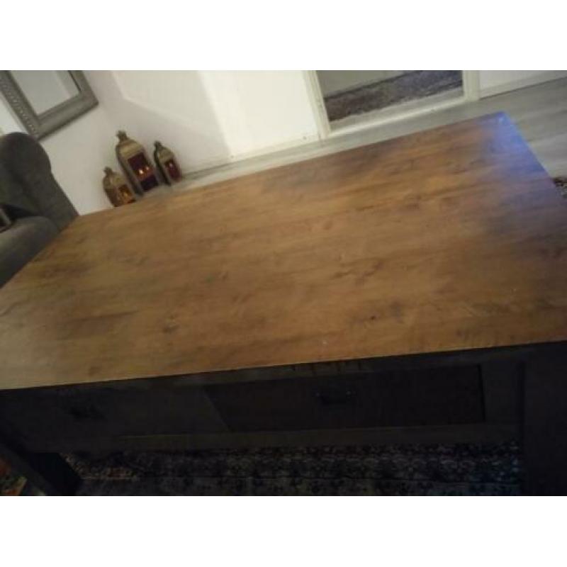 Saloon tafel
