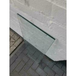 Geharde glazen legbord wandplank glas winkelstelling