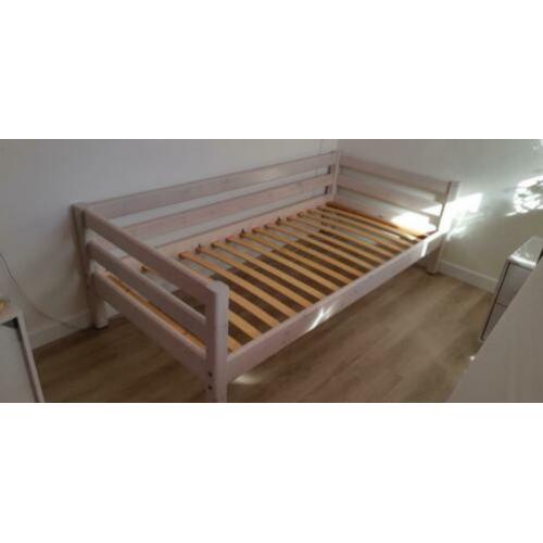 Flexa bed whitewash en 2 kastjes