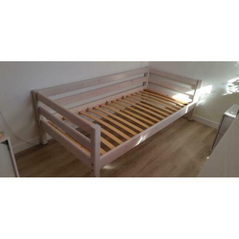 Flexa bed whitewash en 2 kastjes