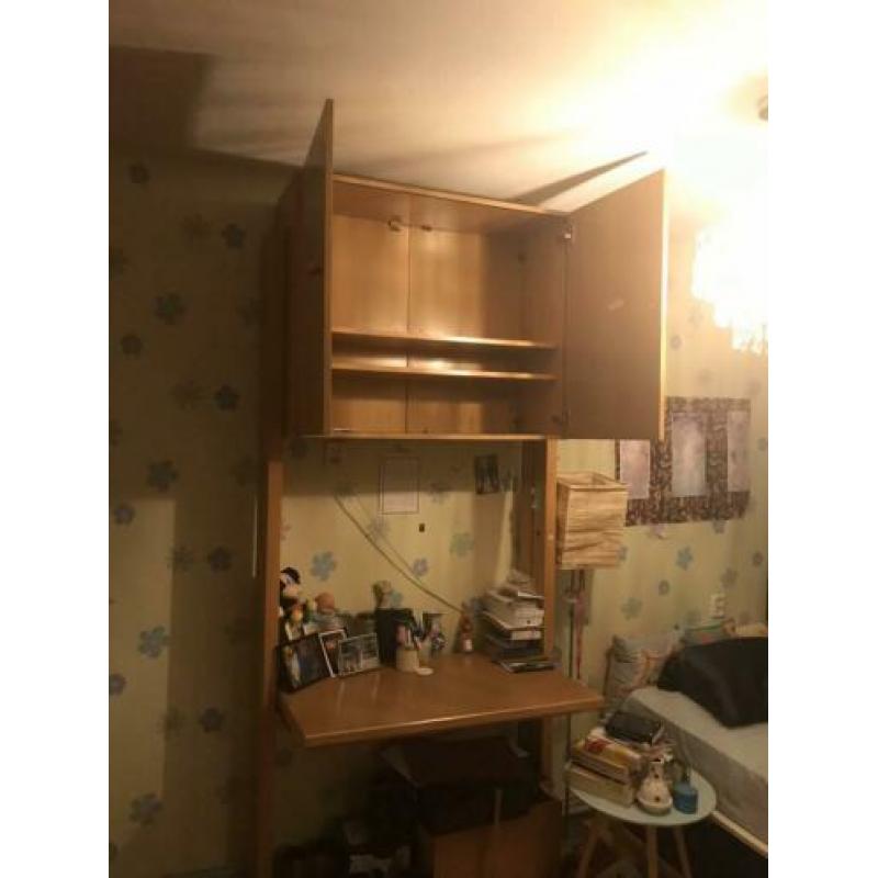 Bureau met kast + doos