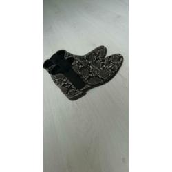 Laarsjes maat 40