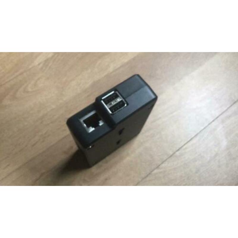 Rasphberry pi met behuizing en voeding