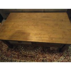 Saloon tafel