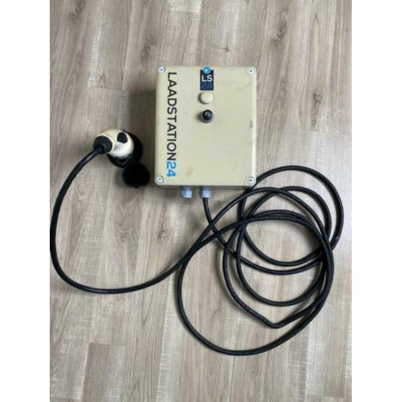 Laadpaal / laadstation met mennekes type 2 kabel