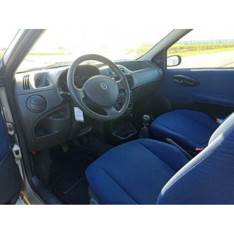 Fiat Punto 1.2 3DR 2003 Grijs