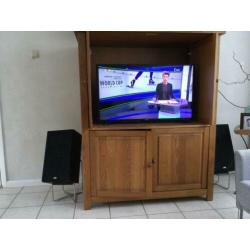 Eiken tv kast maat 126 cm breed en diepte 60 cm hoogte 152