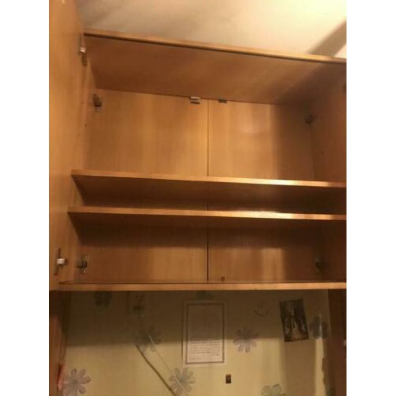 Bureau met kast + doos