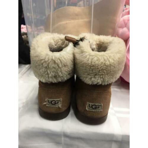 Uggs 27