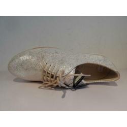 Leuke Caprice veterschoenen maat 39