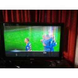 40 inch LCD tv met soms lichte strepen aan een kant