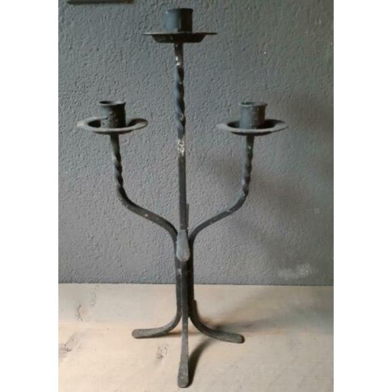 Antieke kandelaar, voor 3 kaarsen Hoog: 40 cm