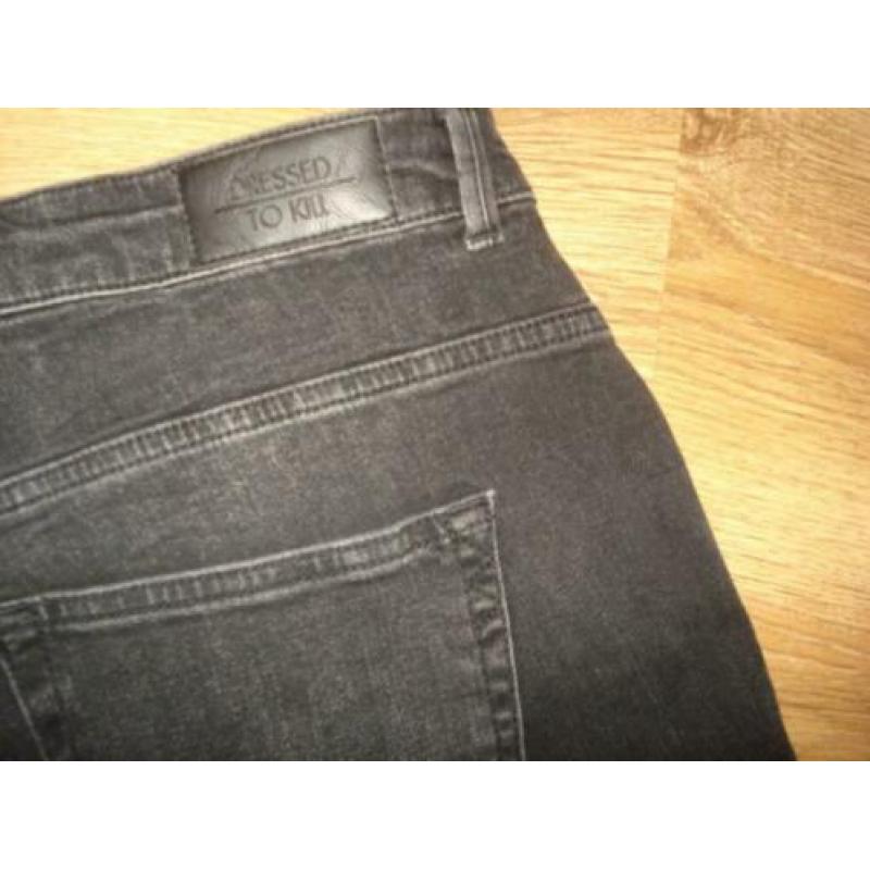 DRESSED to Kill gave zwarte stretch spijkerbroek maat XL