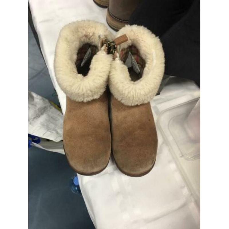 Uggs 27