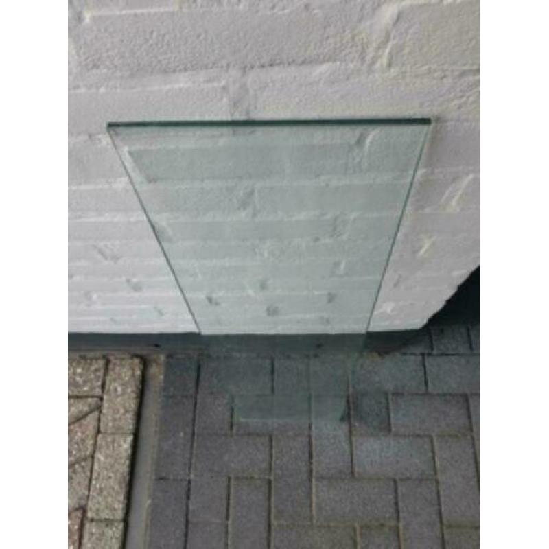 Geharde glazen legbord wandplank glas winkelstelling