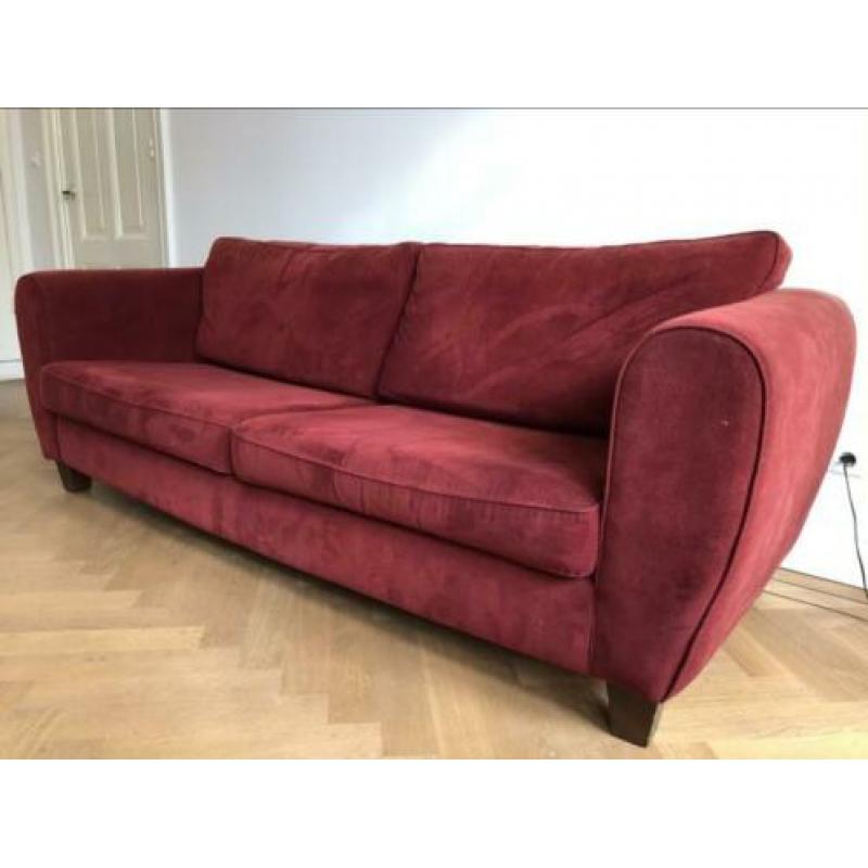 Mooi rood bankstel, zit heerlijk!