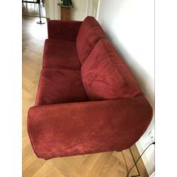 Mooi rood bankstel, zit heerlijk!