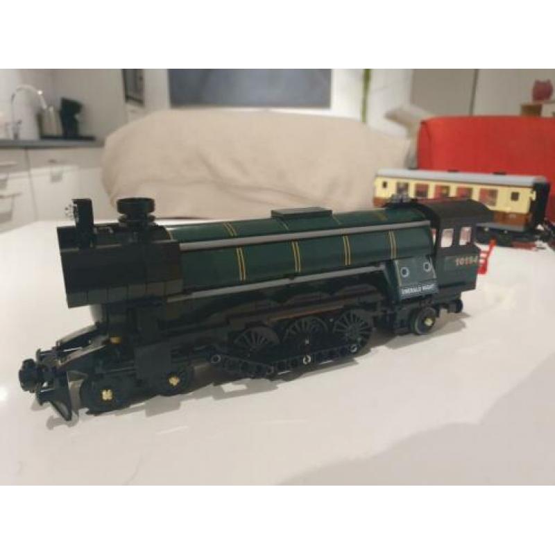 Lepin Emerald Night 21005