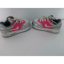 Nike air max 1 maat 23.5