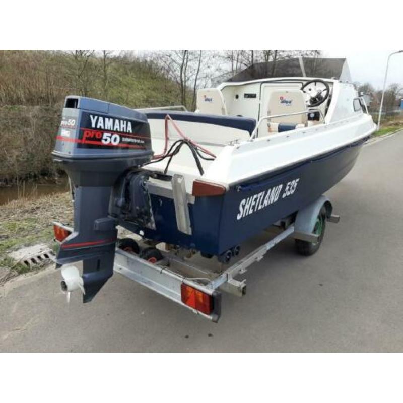 Super mooie shetland 50pk yamaha op trailer