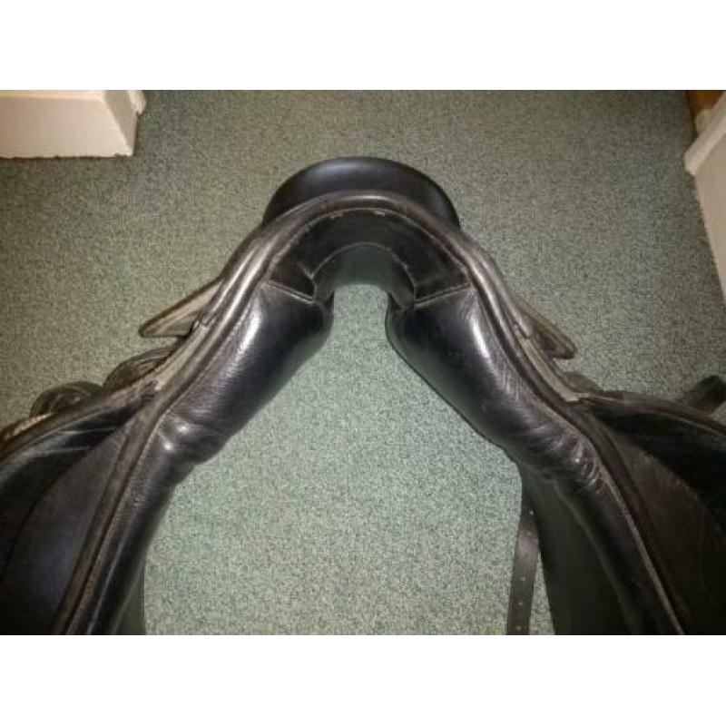 Daaleman dressuur zadel 18 inch GPS2 super zachte zitting