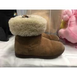 Uggs 27