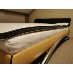 2 persoonsbed met matras en topper