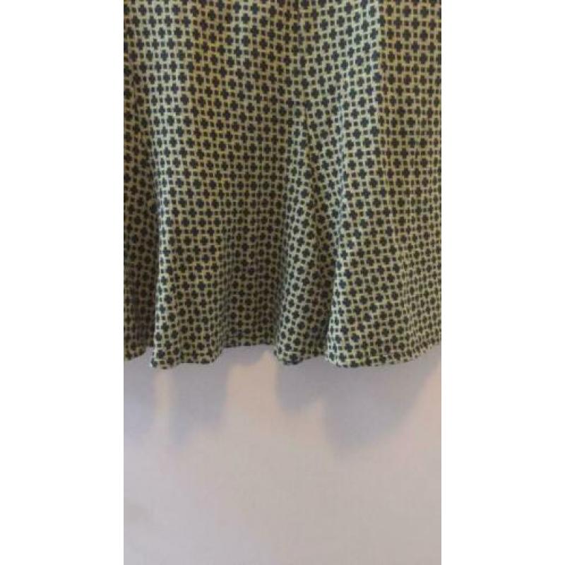 Essentiel. Groene korte rok. Maat 38