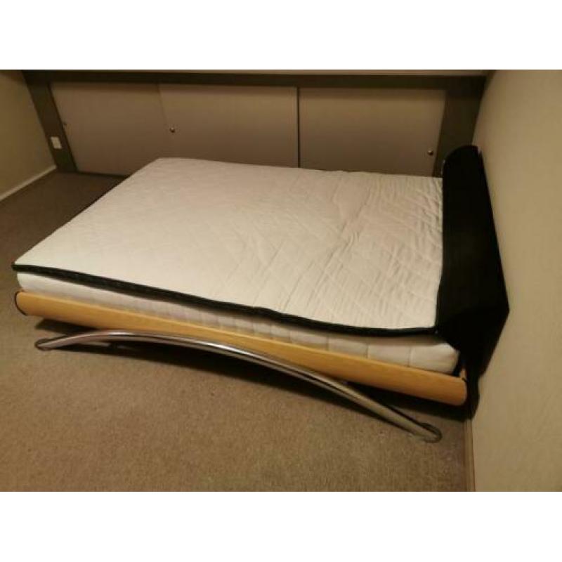 2 persoonsbed met matras en topper