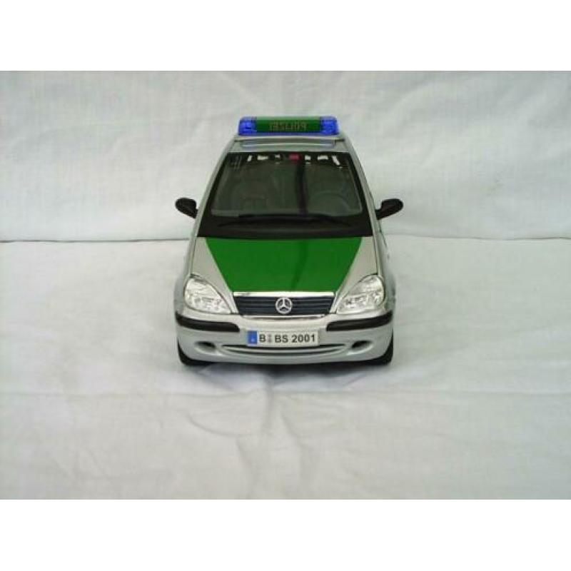 Mercedes-Benz A Class Long Version Polizei Maisto 1:18