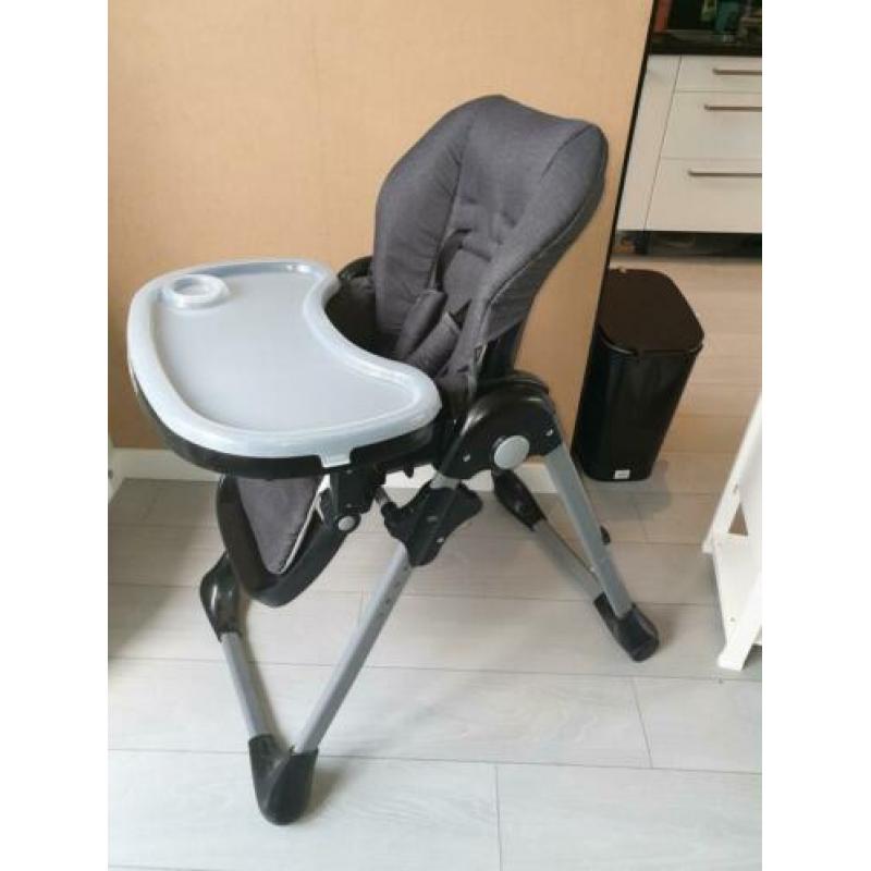 Titanium baby kinderstoel te koop.
