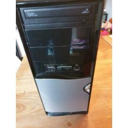8 core, 16mb ram met dvd brander. Geregistreerde windows pc