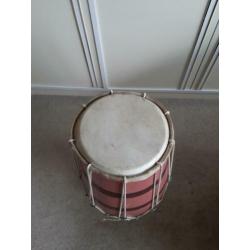 Indiaas dholak/trommel in goede staat.