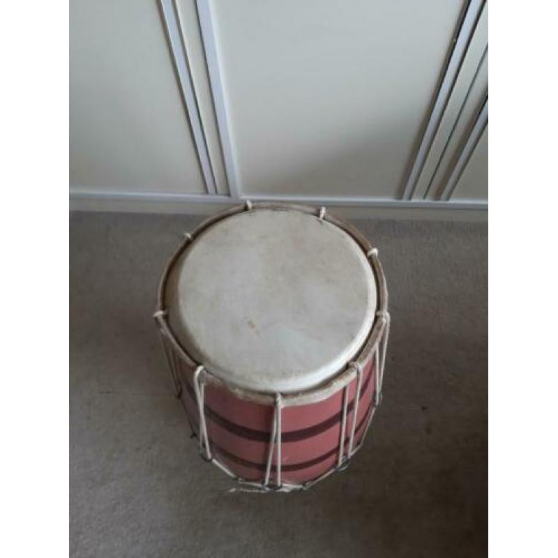 Indiaas dholak/trommel in goede staat.
